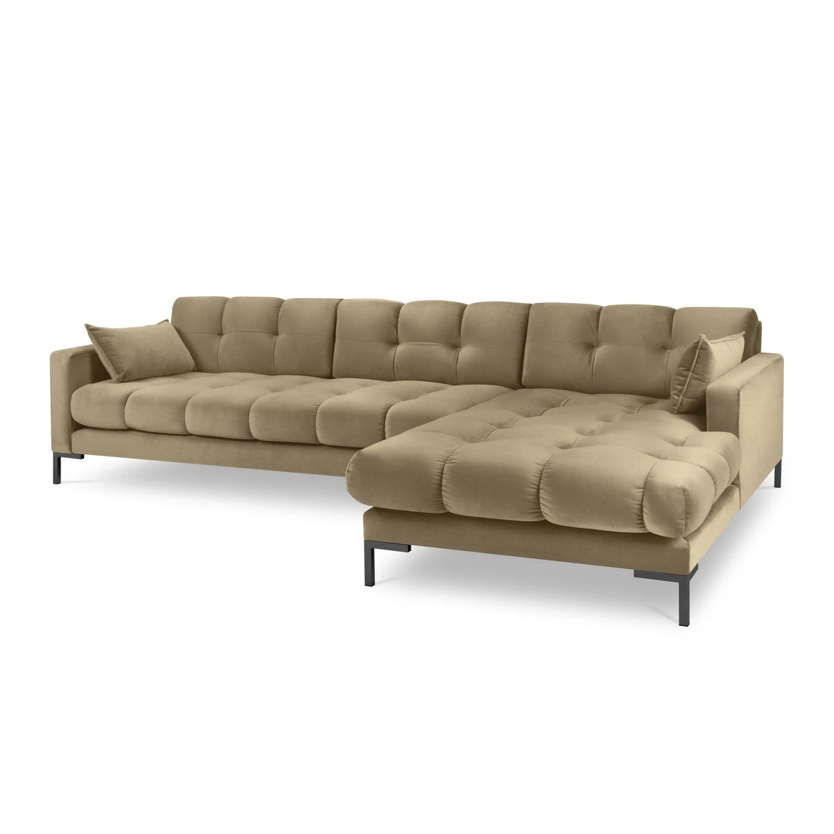 Mamaia 4-Sitzer Ecksofa, Rechte Seite, Metallbeine Schwarz, mit Bezug aus Samt (Blu28) in Beige, 293x185 cm – Bild 1