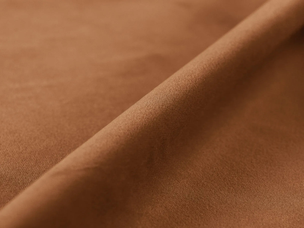 Nuria 4-Sitzer Sofa mit Bezug aus Samt (ParTej) in Honey, 250x110 cm – Bild 4