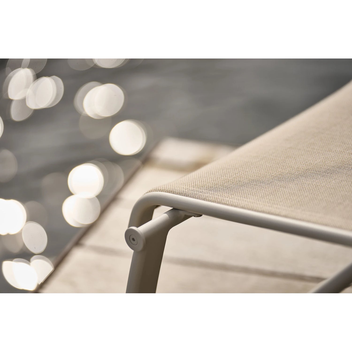 mindo 105 - Fußhocker aus Aluminium und Batyline-Stoff - ZEN ZONE Furniture