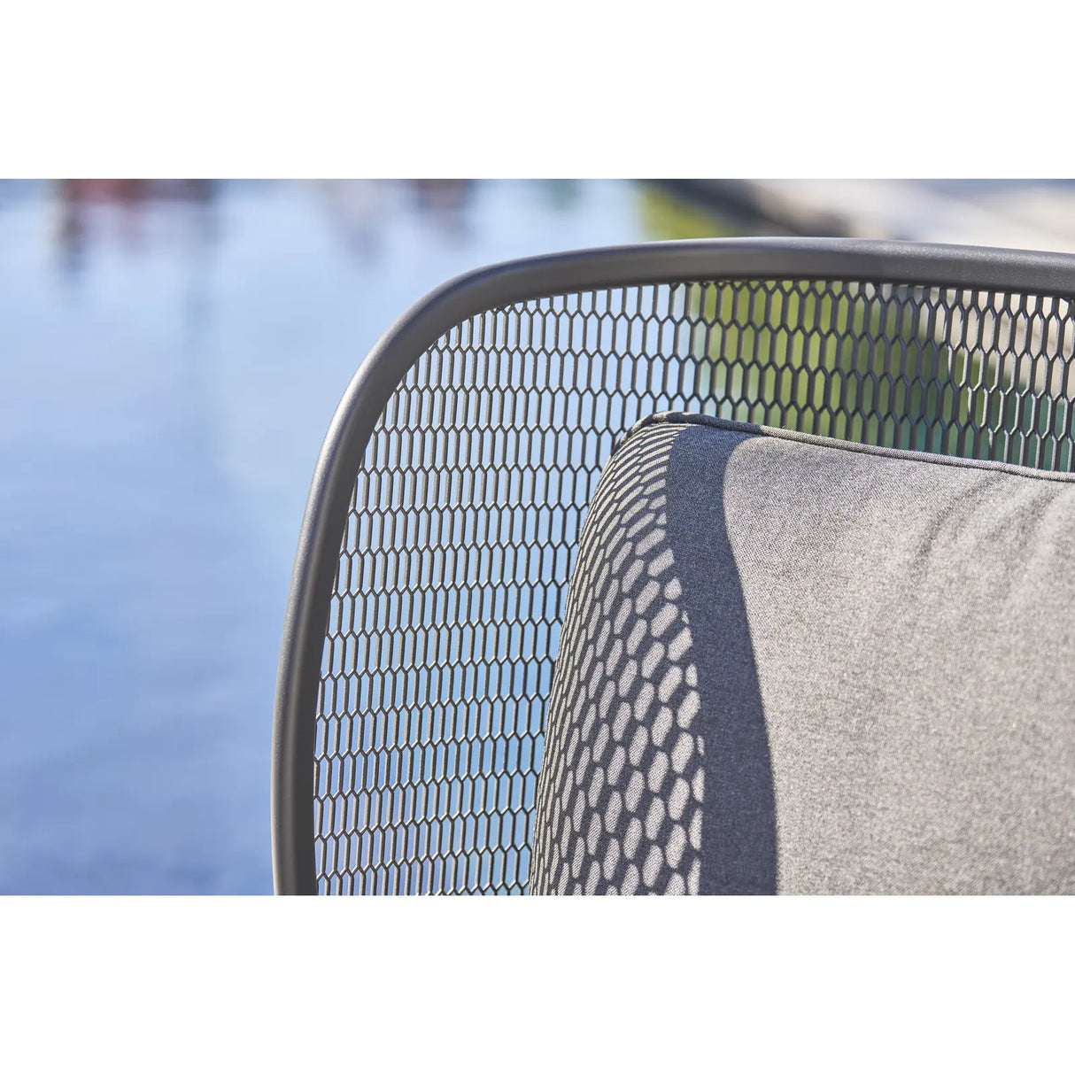 mindo 118 - High back Loungesessel aus Acrylstoff und Teak - ZEN ZONE Furniture