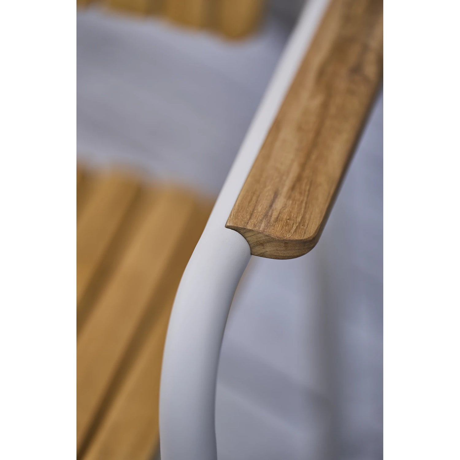 mindo 119 - Outdoor Stuhl mit Armlehnen aus Teakholz und Aluminium - ZEN ZONE Furniture