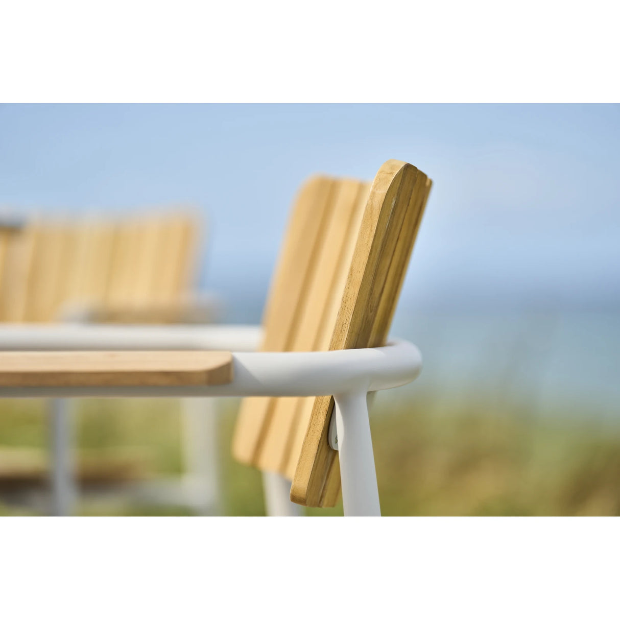 mindo 119 - Outdoor Stuhl mit Armlehnen aus Teakholz und Aluminium - ZEN ZONE Furniture