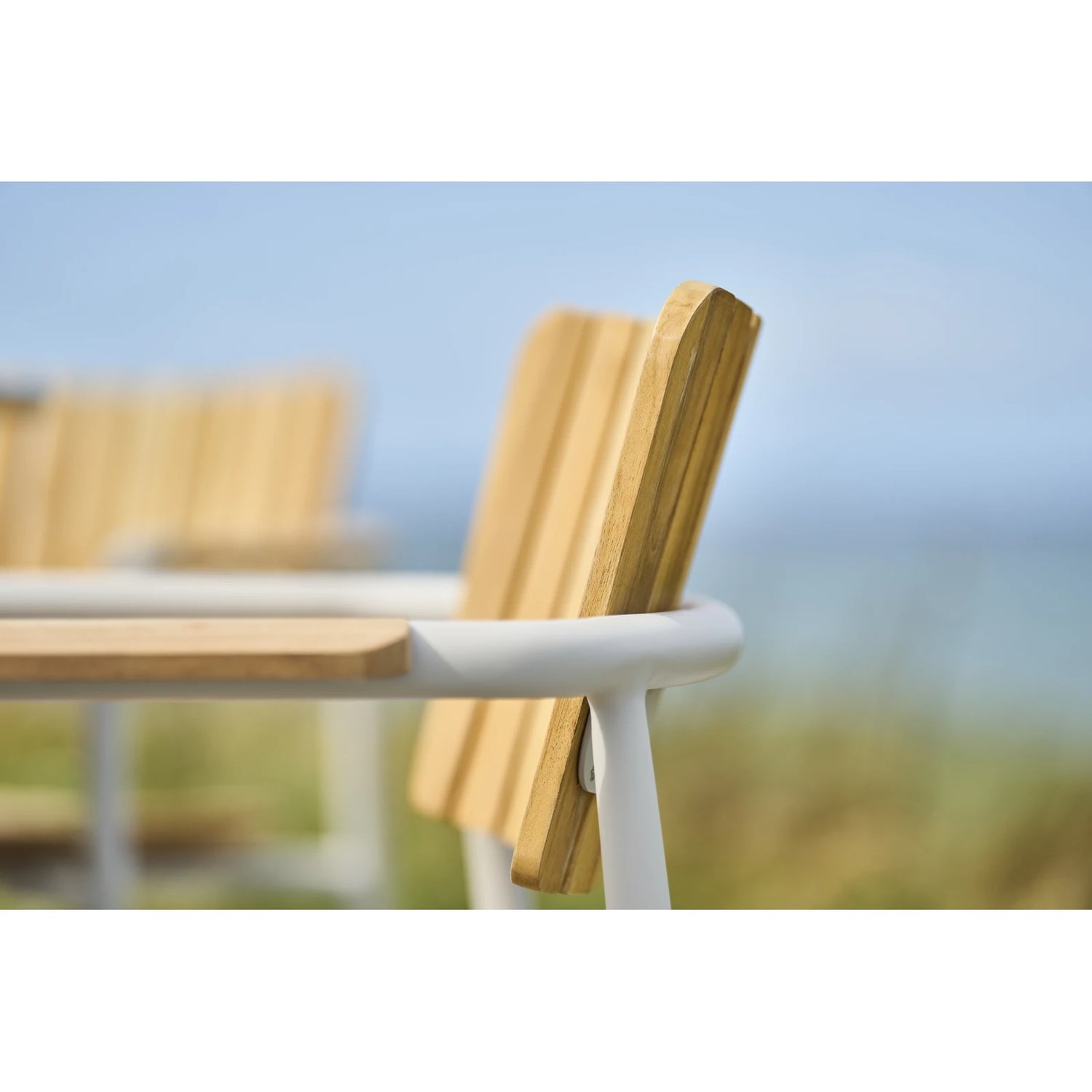 mindo 119 - Outdoor Stuhl mit Armlehnen aus Teakholz und Aluminium - ZEN ZONE Furniture