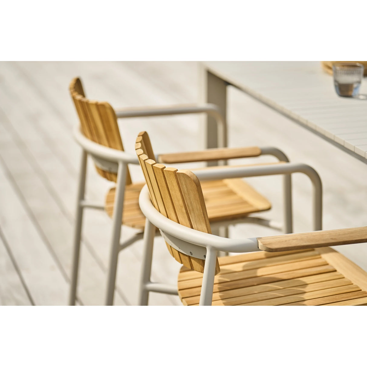 mindo 119 - Outdoor Stuhl mit Armlehnen aus Teakholz und Aluminium - ZEN ZONE Furniture