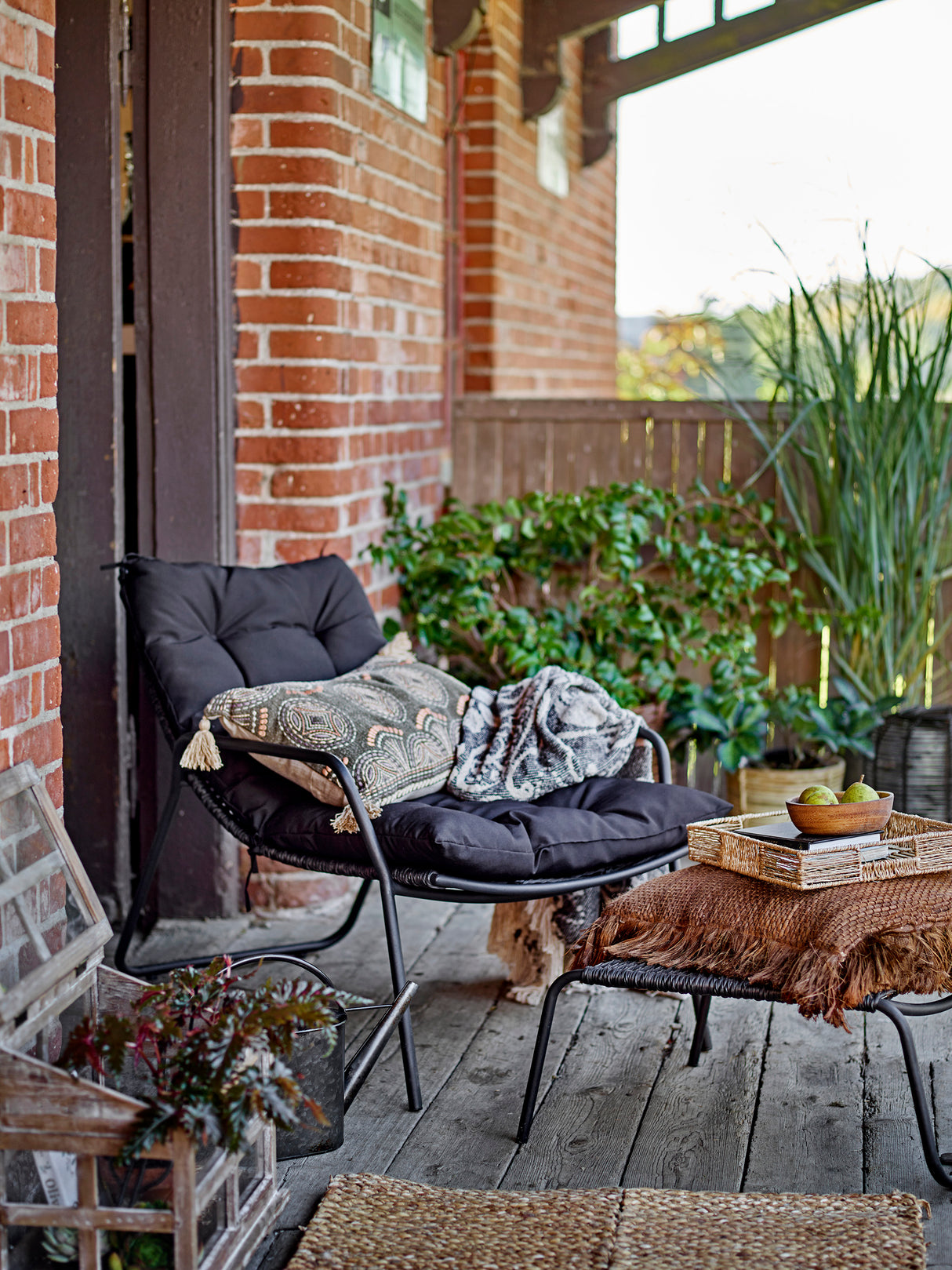 Boel Liegestuhl mit Hocker, Schwarz, Metall - ZEN ZONE Furniture