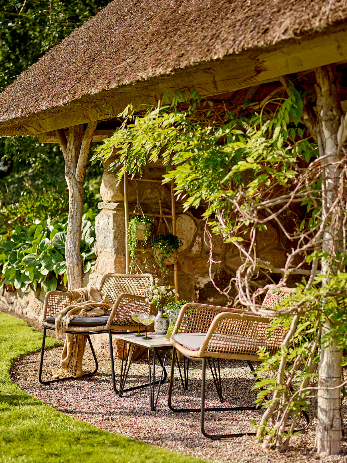 Hampton Couchtisch, Braun, Akazie - ZEN ZONE Furniture