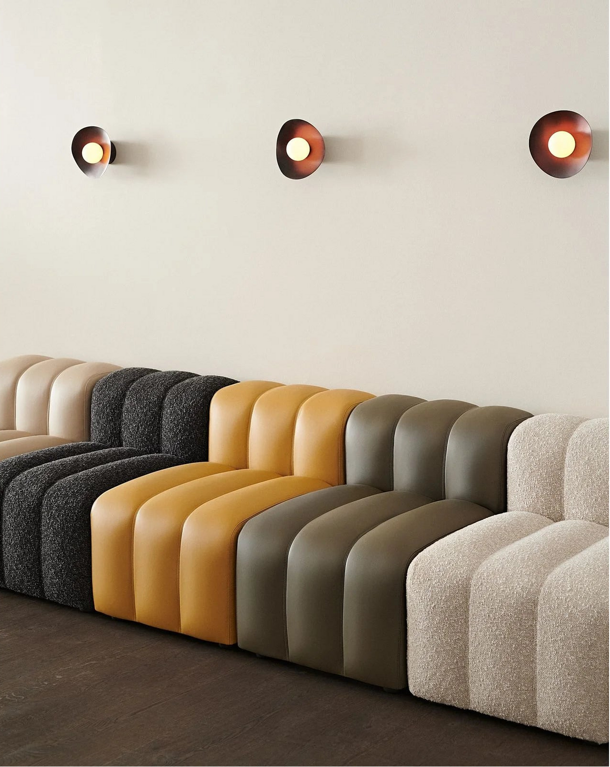 Wandlampe Fuji aus Aluminium in Burned Black – Bild 2