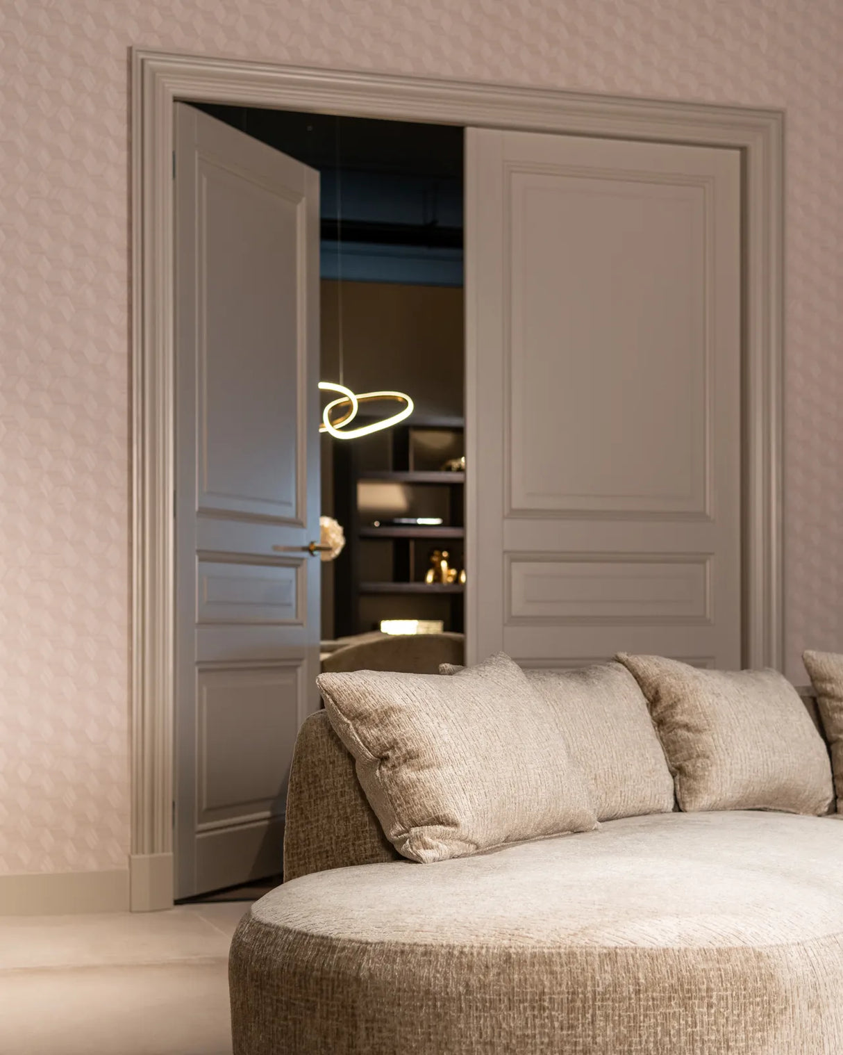 4-Sitzer Sofa Cassie in desert fusion, 300x105x66 cm von Richmond Interiors – Bild 5