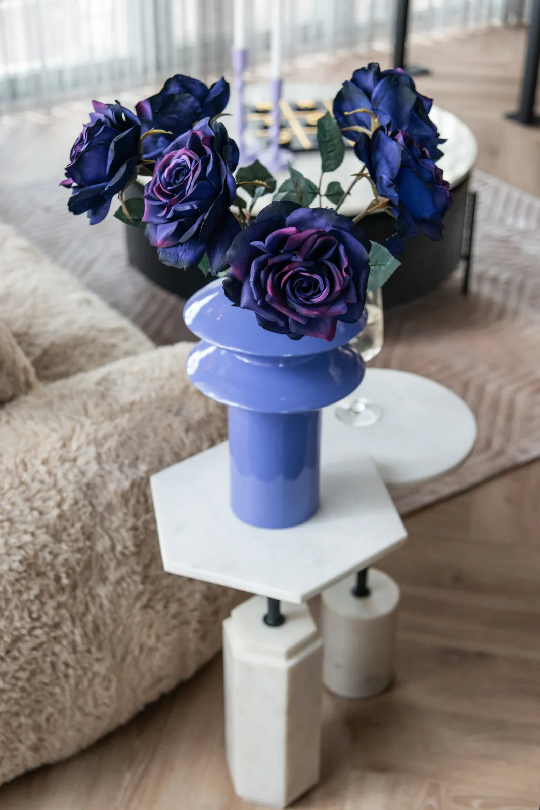 Beistelltisch Misty aus Marmor in weiß, 30x30x52 cm von Richmond Interiors – Produktbild 3