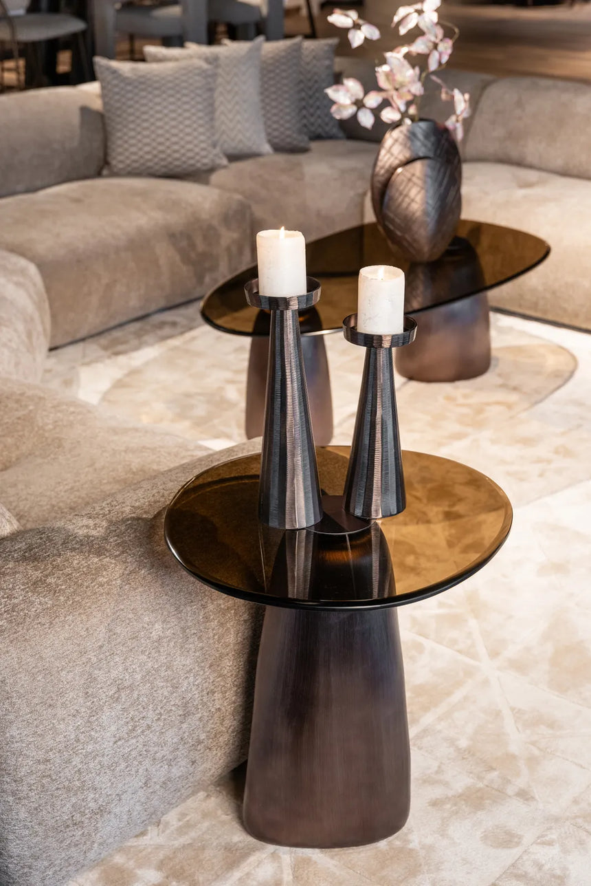 Couchtisch Hayden oval aus Aluminium und Glas in bronze, 128x69x42 cm von Richmond Interiors – Bild 6