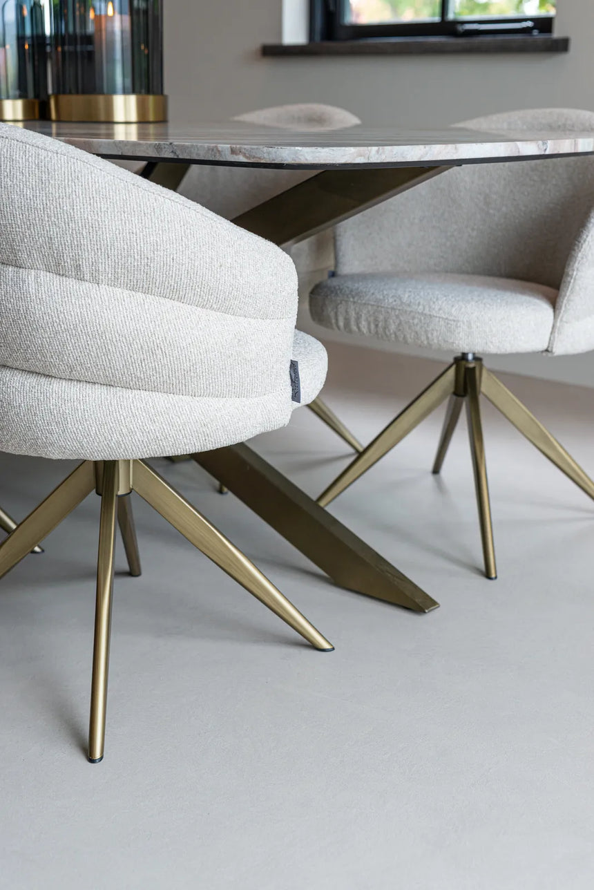 Drehbarer Essstuhl Zendaya in biscotti von Richmond Interiors – Bild 12