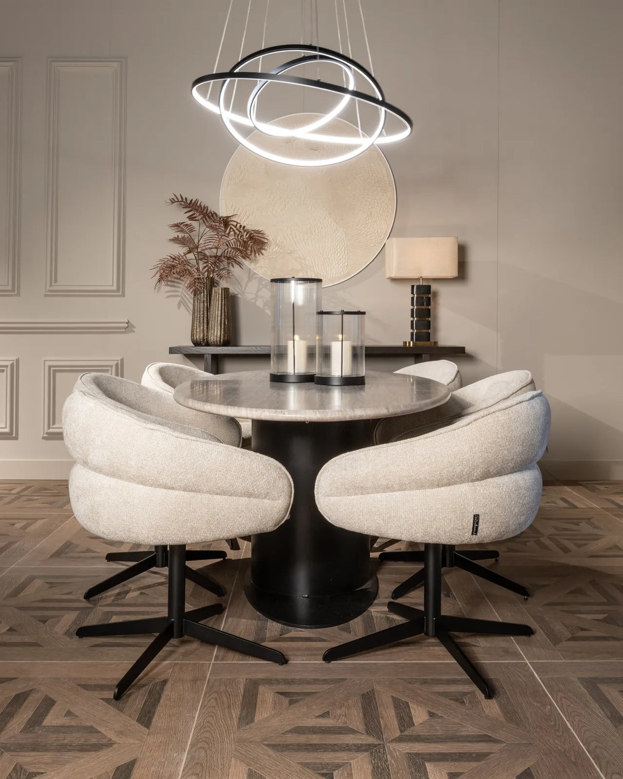 Kronleuchter Amira in schwarz aus Aluminium, 80x80x110 cm von Richmond Interiors – Produktbild 4