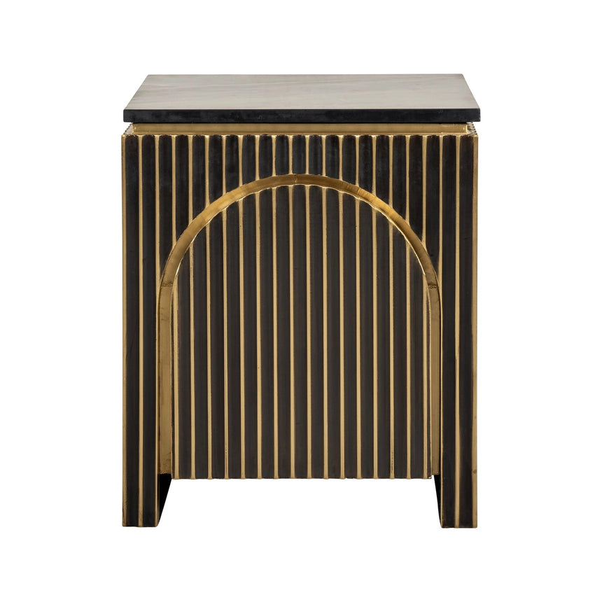 Nachttisch Les Arcs aus Marine-Marmor und Messing in brushed gold, 50x43x60 cm von Richmond Interiors – Bild 1