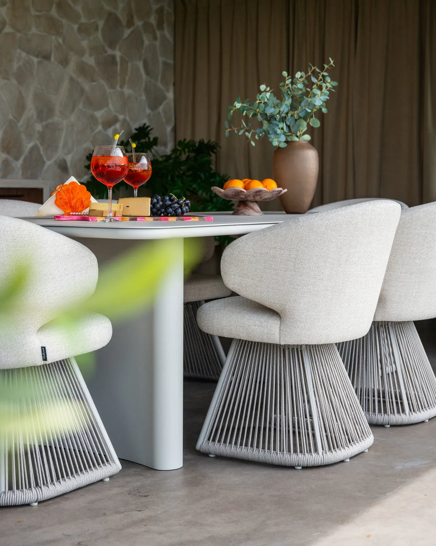 Outdoor-Essstuhl Nuba in beige alpine von Richmond Interiors – Bild 2