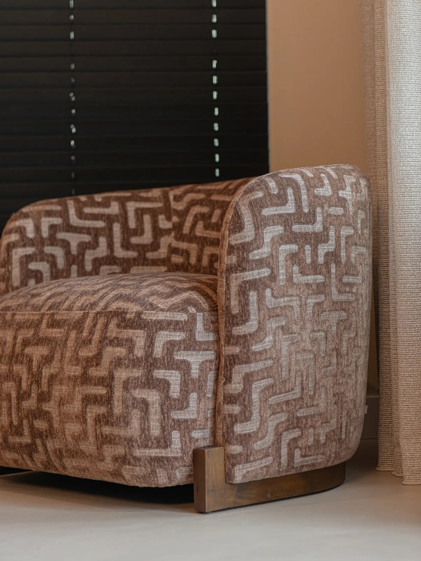 Sessel Hannah mit flammhemmendem Bezug in brown labyrinth, 91x81x72 cm von Richmond Interiors – Bild 7
