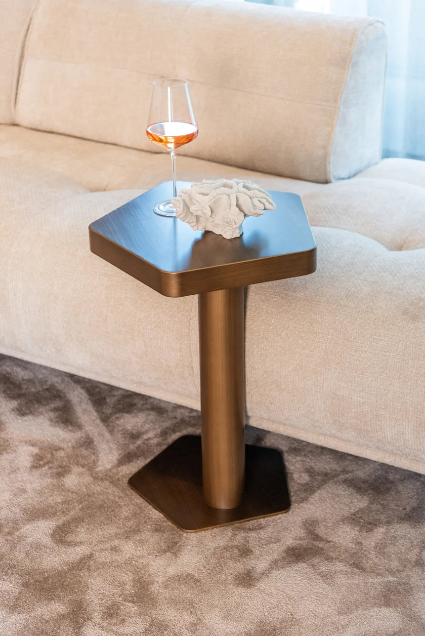Sofabeistelltisch Hexa in brushed gold, 45x44x60 cm von Richmond Interiors – Bild 6