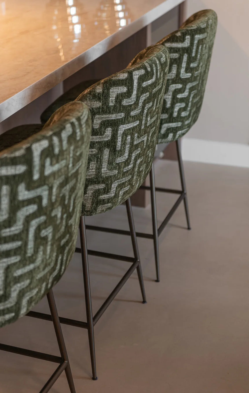 Tresenhocker Pullitzer in moss labyrinth, 54x62x101 cm von Richmond Interiors – Bild 8
