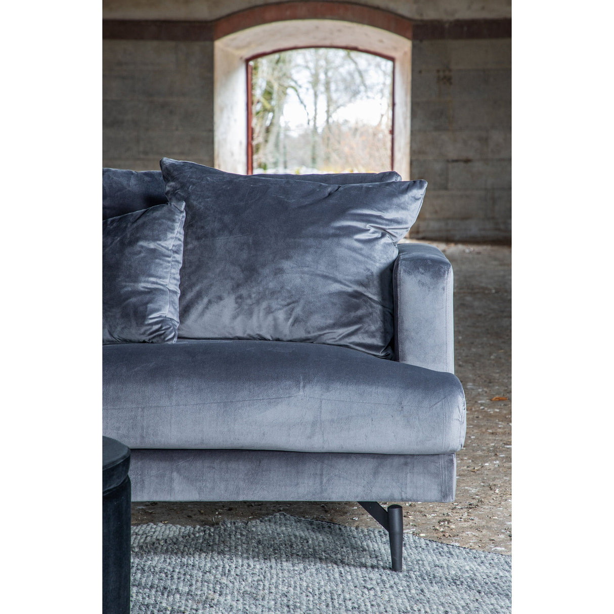 Sofia 3-Sitzer Sofa - Schwarz / Dunkelgrauer Samt - ZEN ZONE Furniture