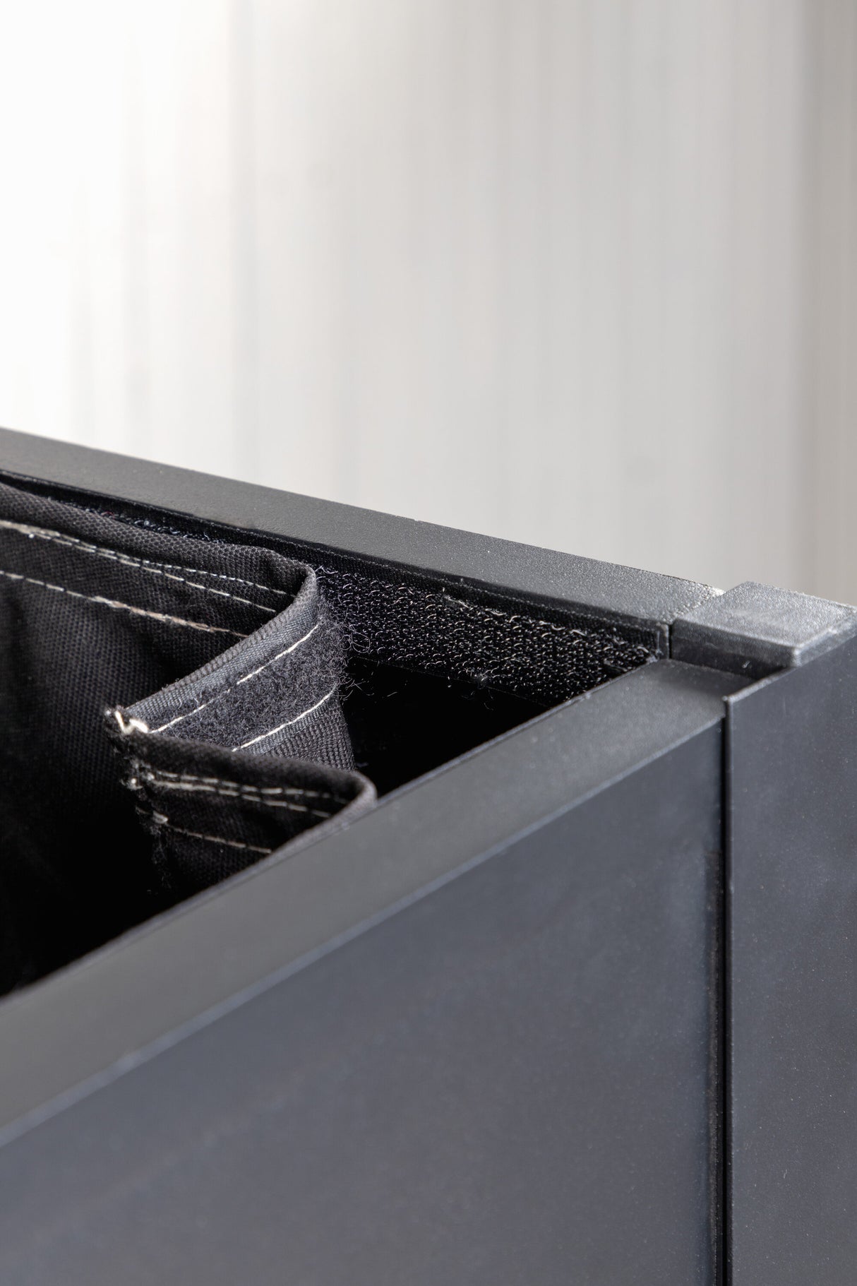 Tiana Kissenbox schwarz 150x90x101 - ZEN ZONE Furniture