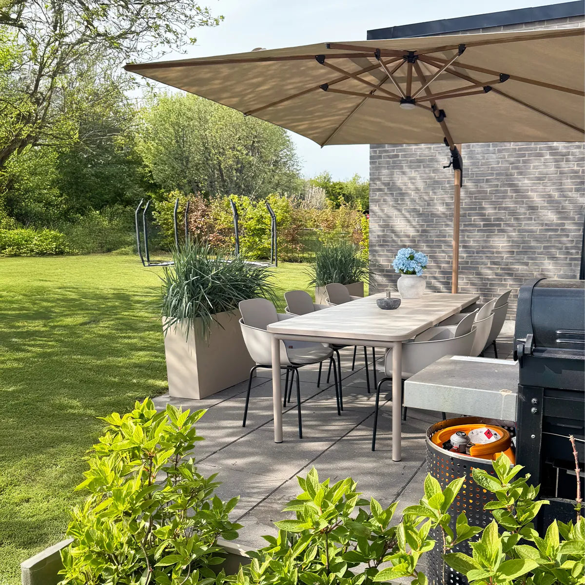 Kirra Dining Table Ceramic Taupe von SACKit – Produktbild 3