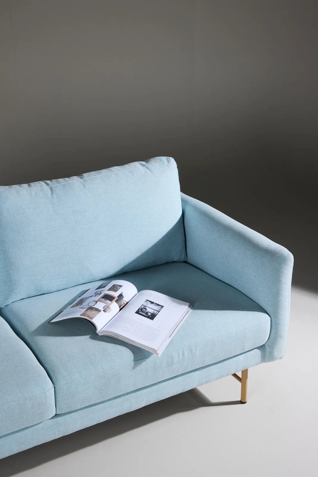 3-Sitzer Sofa in babyblau von Venture Home – Bild 16