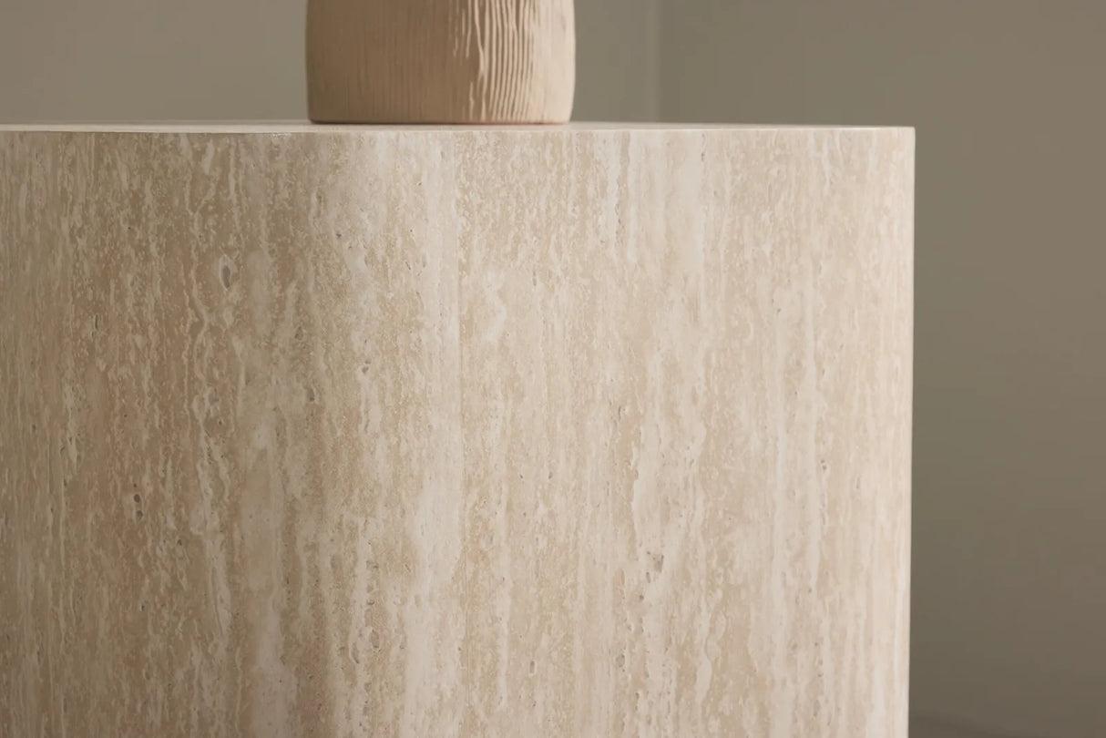 Beistelltisch Klirou mit beigem Travertinlook, 40x40x50 cm von Venture Home – Bild 31