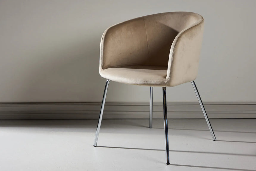 Berit Esszimmerstuhl - Beine aus Silberchrom / Beige Samt von Venture Home – Produktbild 2