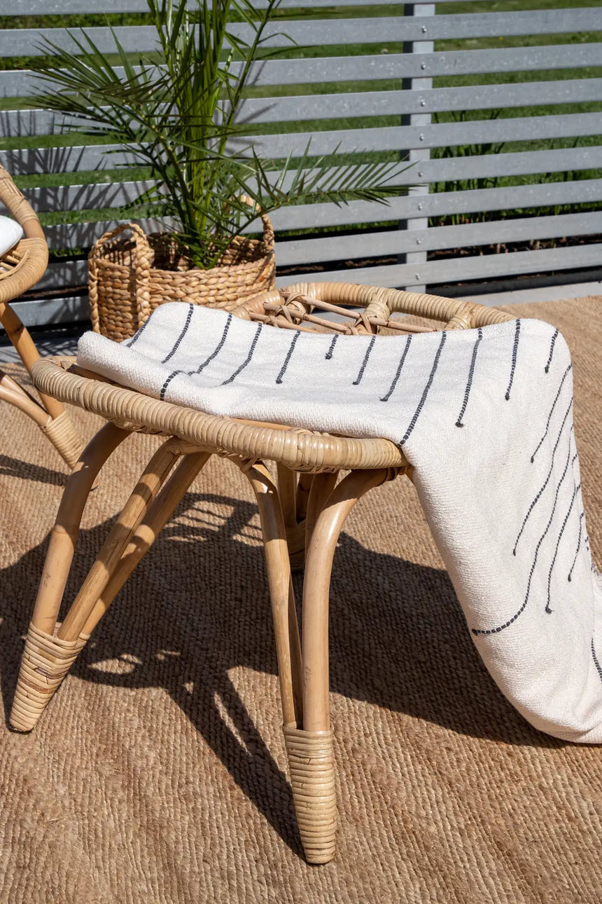 Garten Sessel Ella aus Rattan mit Offwhite Kissen und Fusshocker von Venture Home – Bild 10