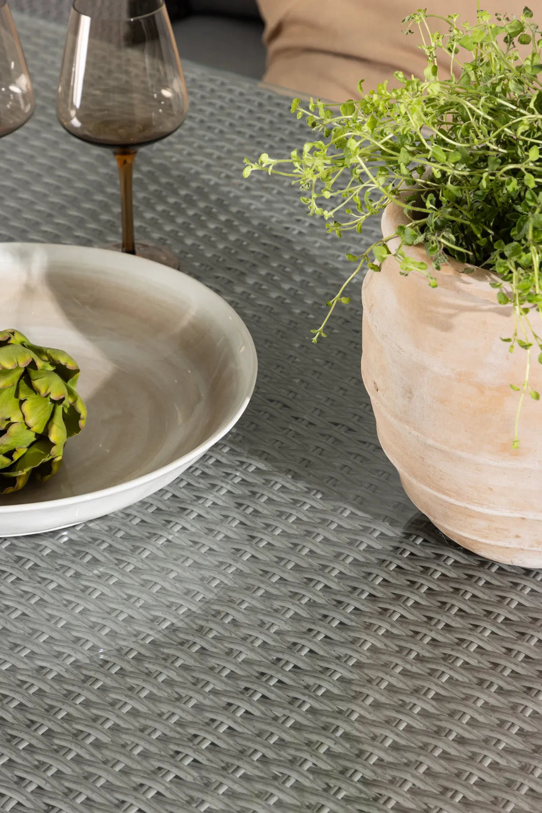 Garten Set Brentwood aus grauem Geflecht mit Glas Tischplatte in Grau von Venture Home – Bild 18