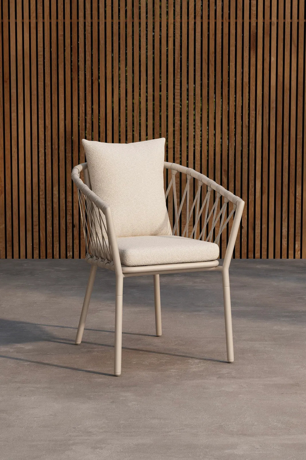 Gartenstuhl Linos aus Stahl in Beige/Weiss mit Bouclé-Kissen von Venture Home – Bild 4