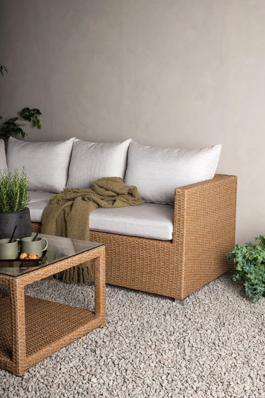 Outdoor Set Vamos aus Kunststoffgeflecht mit Kissen in Nature/Sand von Venture Home – Bild 22