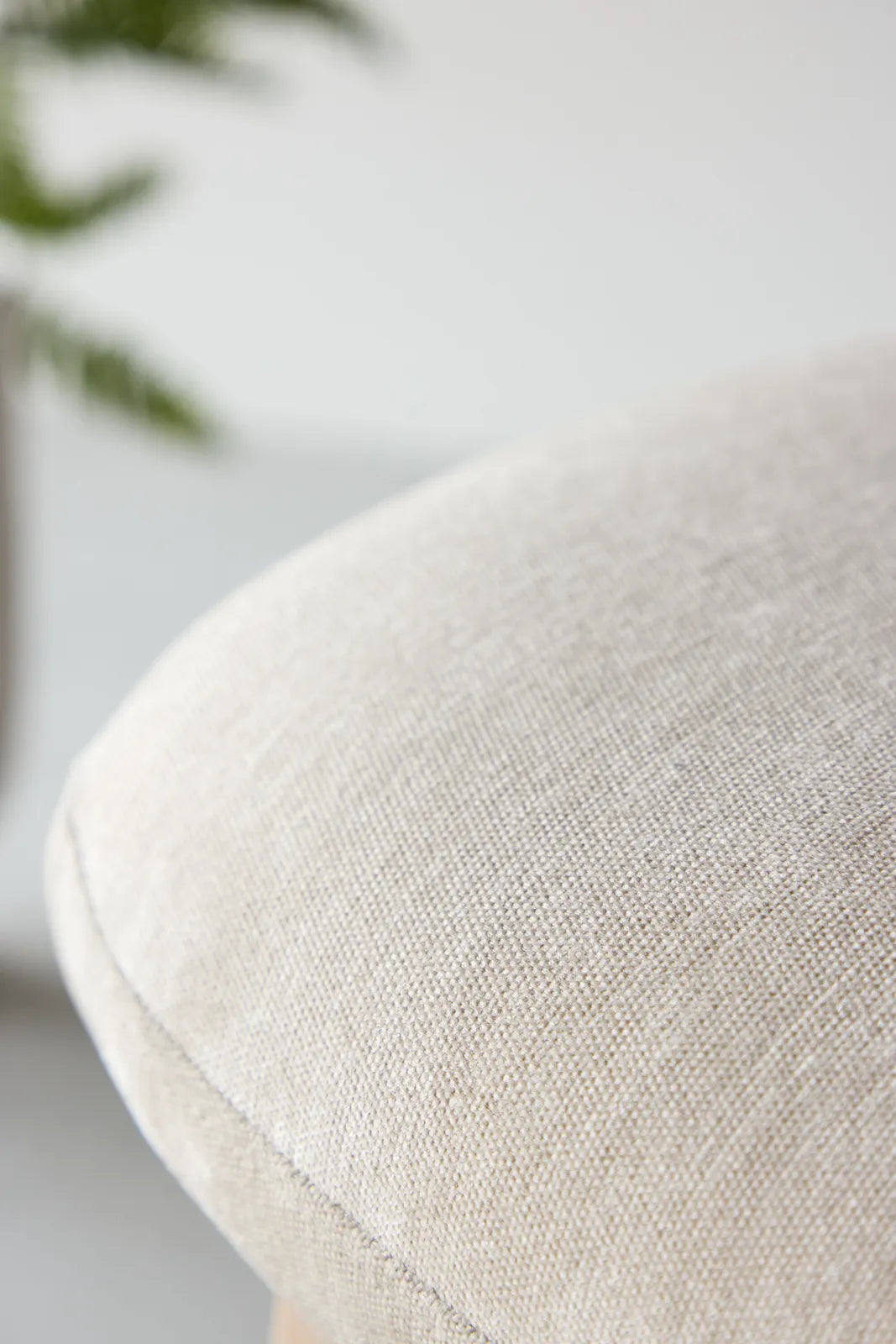 Pouf Rile aus Gummiholz in tünchenfarbenem Beige von Venture Home – Bild 15