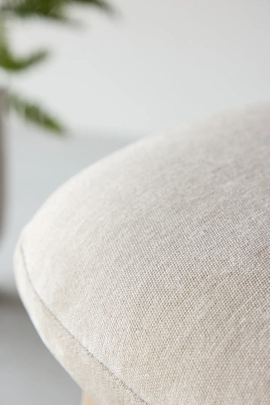 Pouf Rile aus Gummiholz in tünchenfarbenem Beige von Venture Home – Bild 15