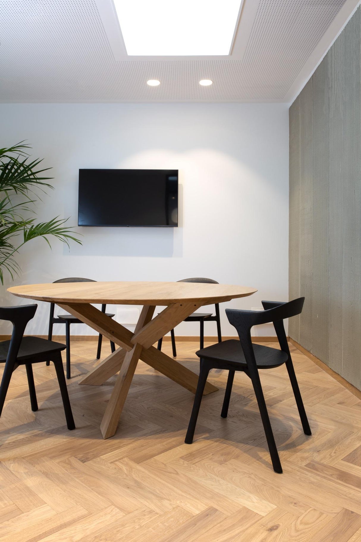 Circle Esstisch - lackierte Eiche - rund - 163 x 163 x 76 cm - ZEN ZONE