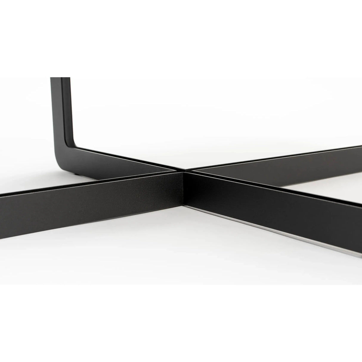 Couchtisch Centre Oval Schwarz 102x68cm von Zuiver – Produktbild 1
