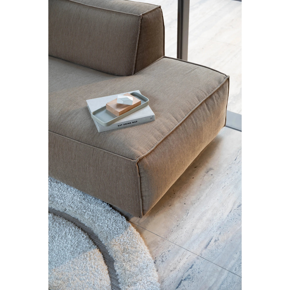 Fat Freddy Rippen Sofa Rechts Karamell 308x188cm von Zuiver – Produktbild 6