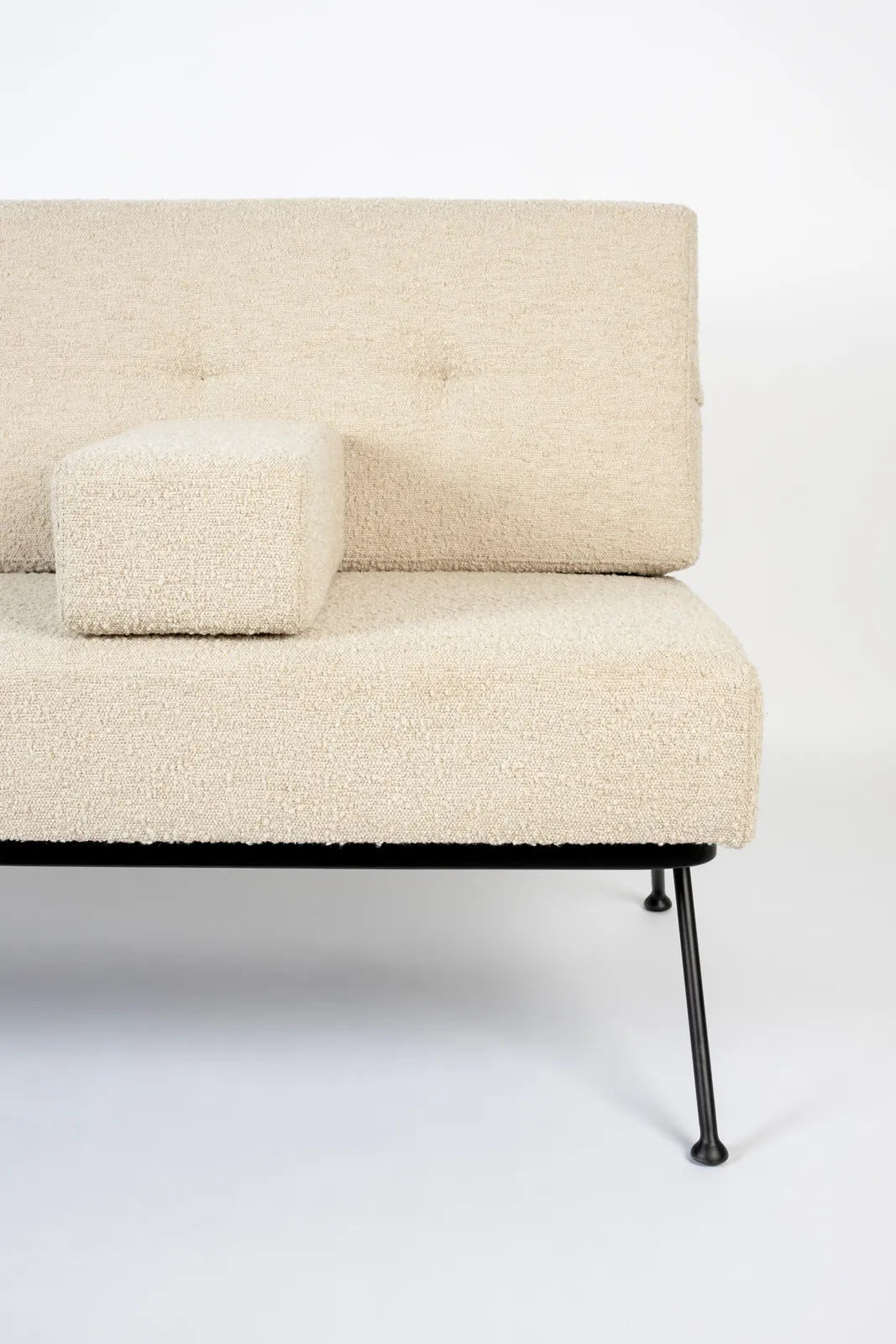 Sofa Bowie aus Stoff in Beige, 135×74×83 cm von Zuiver – Produktbild 4