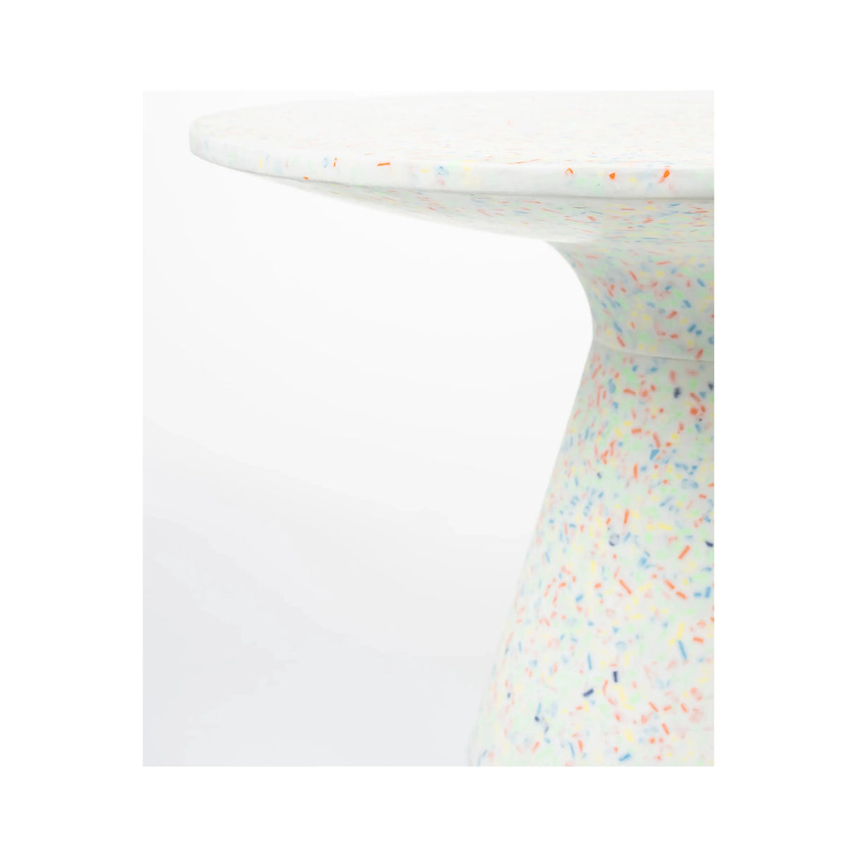 Victoria Couchtisch Recycled 50x50cm von Zuiver – Produktbild 4