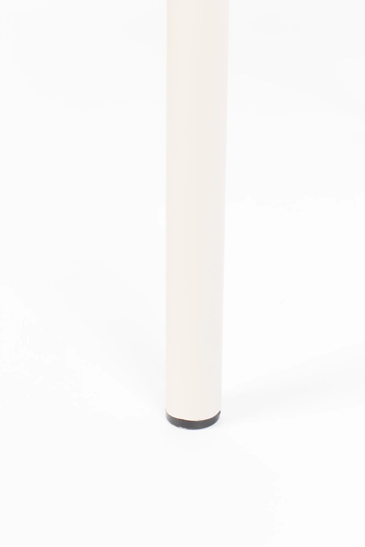 Vondel Gartenstuhl Tonweiß von Zuiver – Produktbild 11