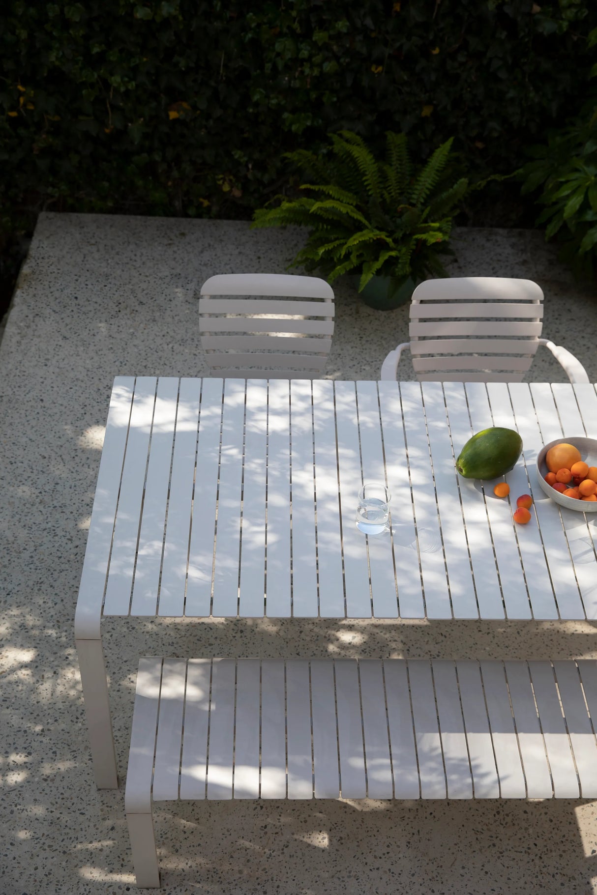 Vondel Gartentisch Tonweiß 214x97 von Zuiver – Produktbild 9