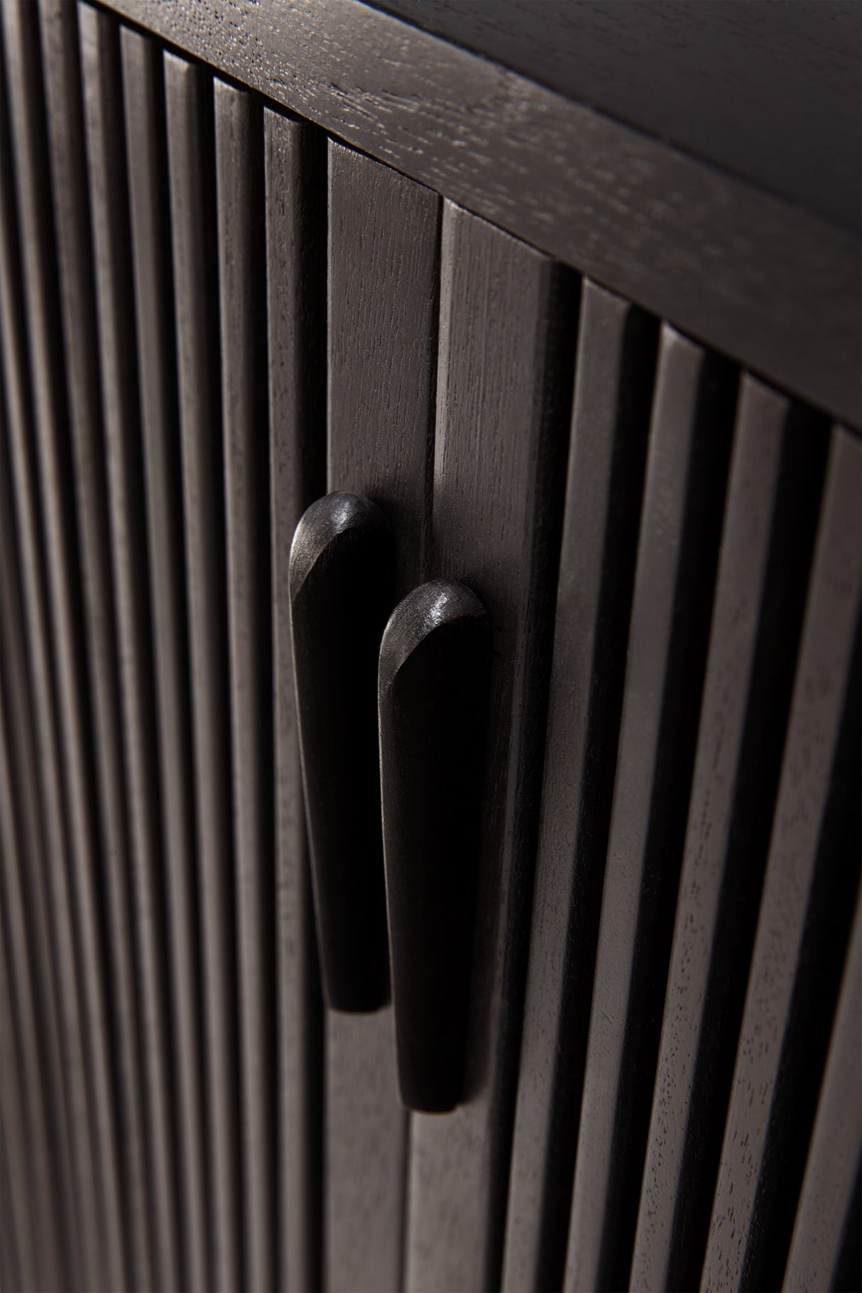 Roller Max Sideboard - lackiertes Teak - off black - 2 Schiebetüren - 168 x 45 x 80 cm - ZEN ZONE Furniture