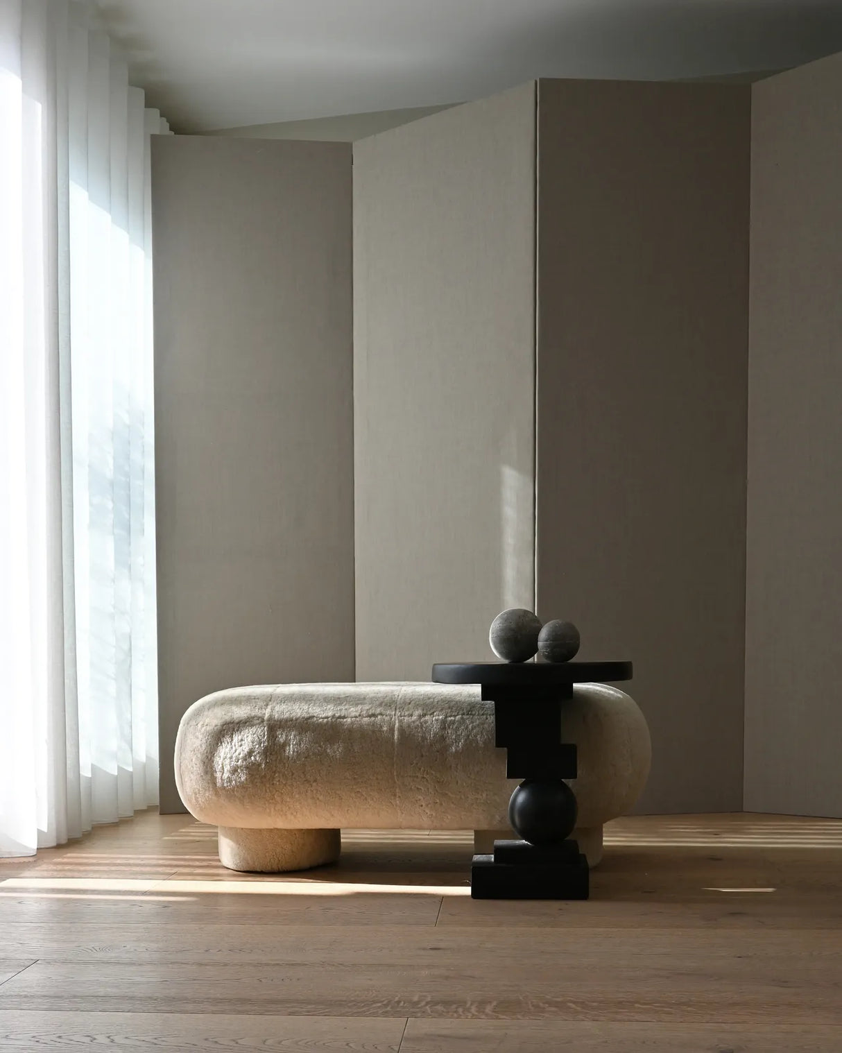Artist Beistelltisch aus Faserbeton in Coffee oder Bone White von 101 Copenhagen – Bild 2