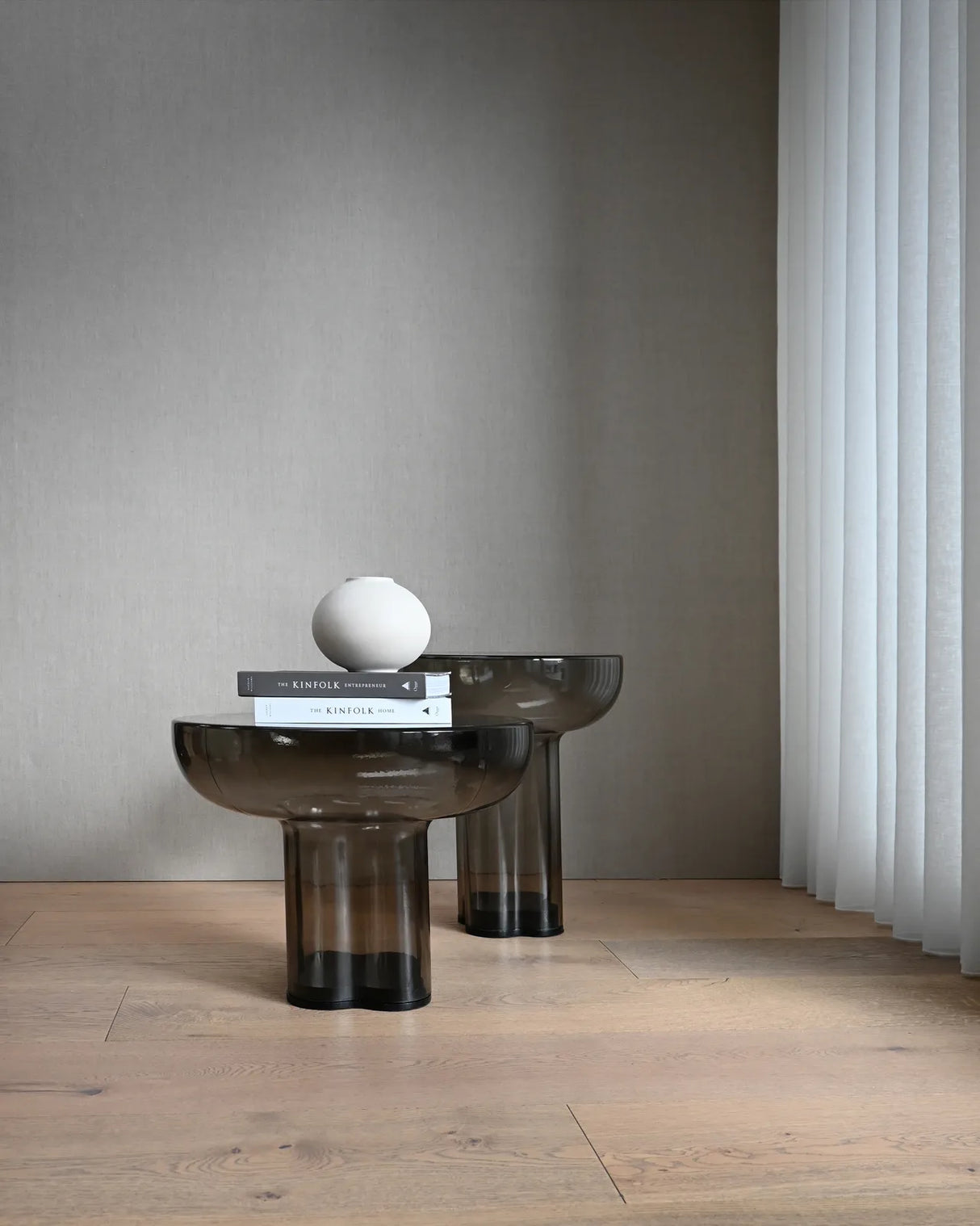 Beistelltisch Crown aus Glas in Smoked Forest, Hoch von 101 Copenhagen – Bild 9