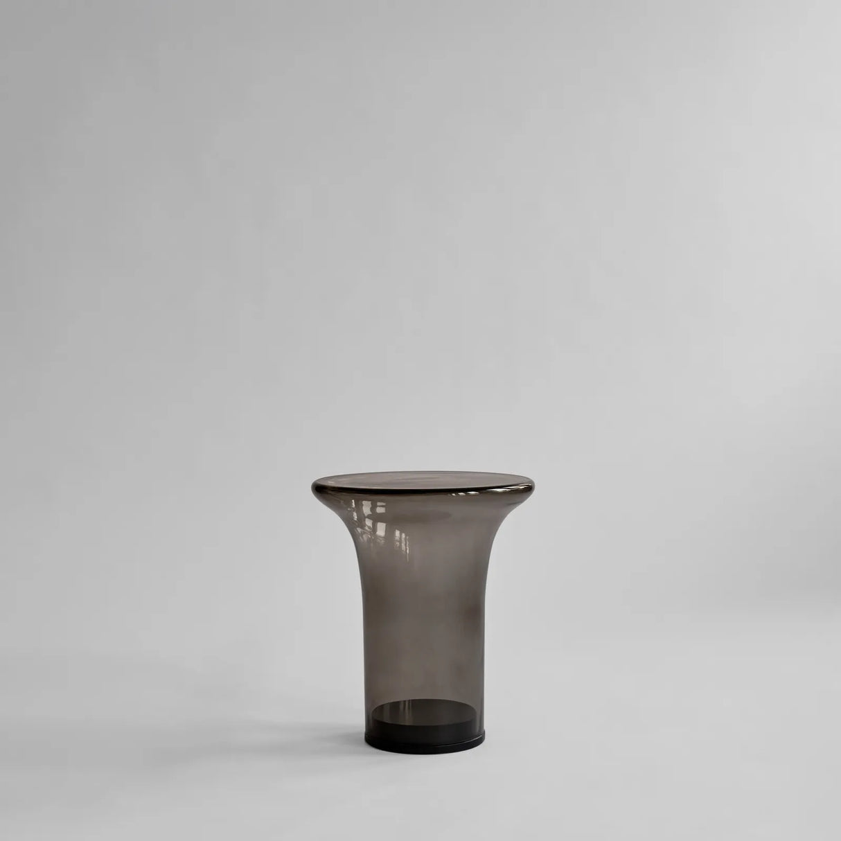 Beistelltisch Trumpet aus Glas in Smoked Forest, Hoch von 101 Copenhagen – Bild 1