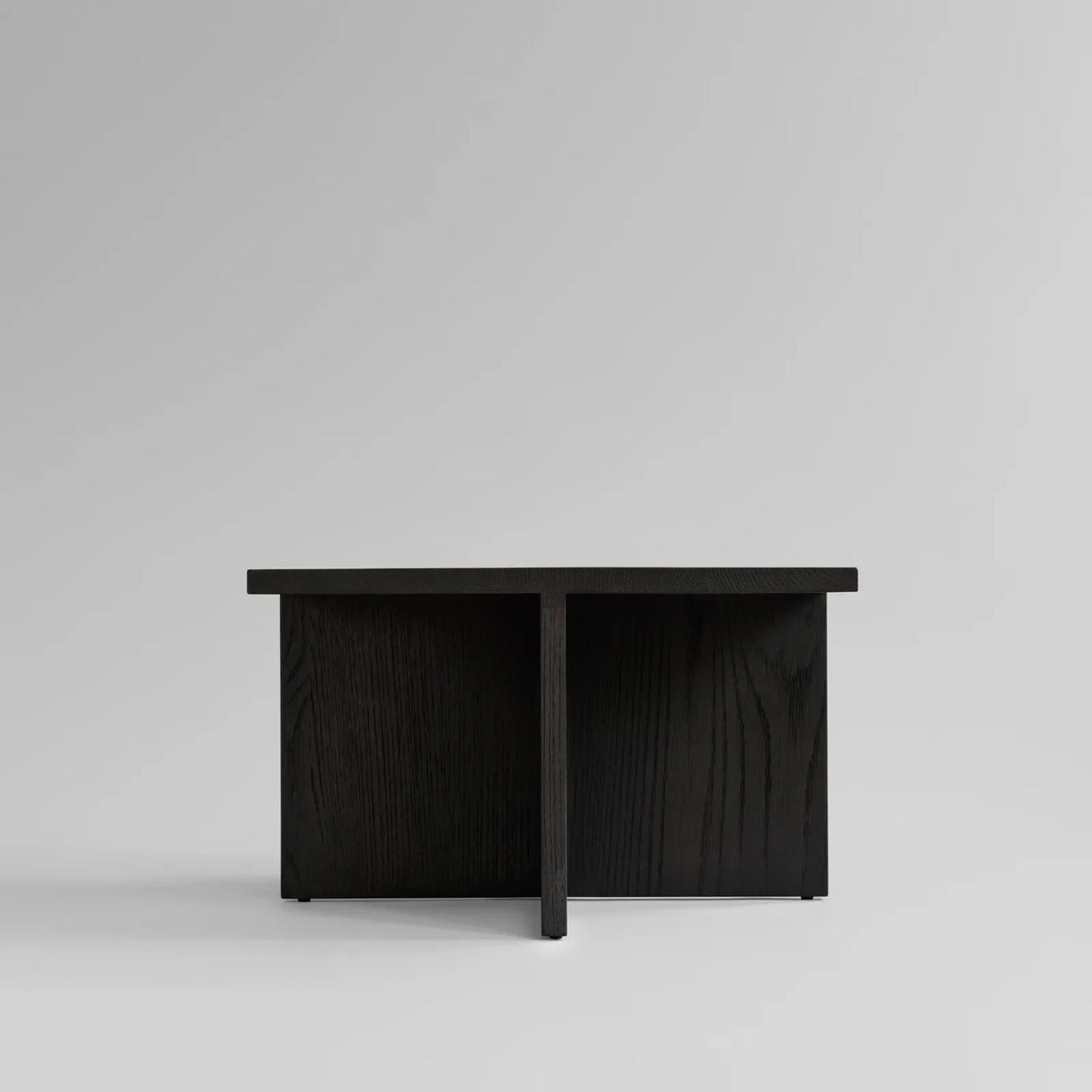 Brutus Couchtisch aus Eiche in Coffee Black Oak von 101 Copenhagen – Bild 1
