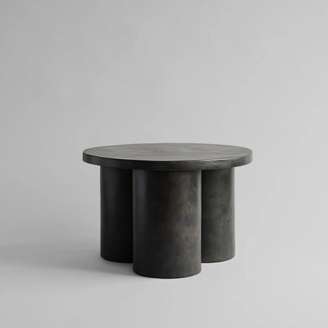 Couchtisch Big Foot, klein, aus Faserbeton, 65×65×43 cm von 101 Copenhagen – Bild 1