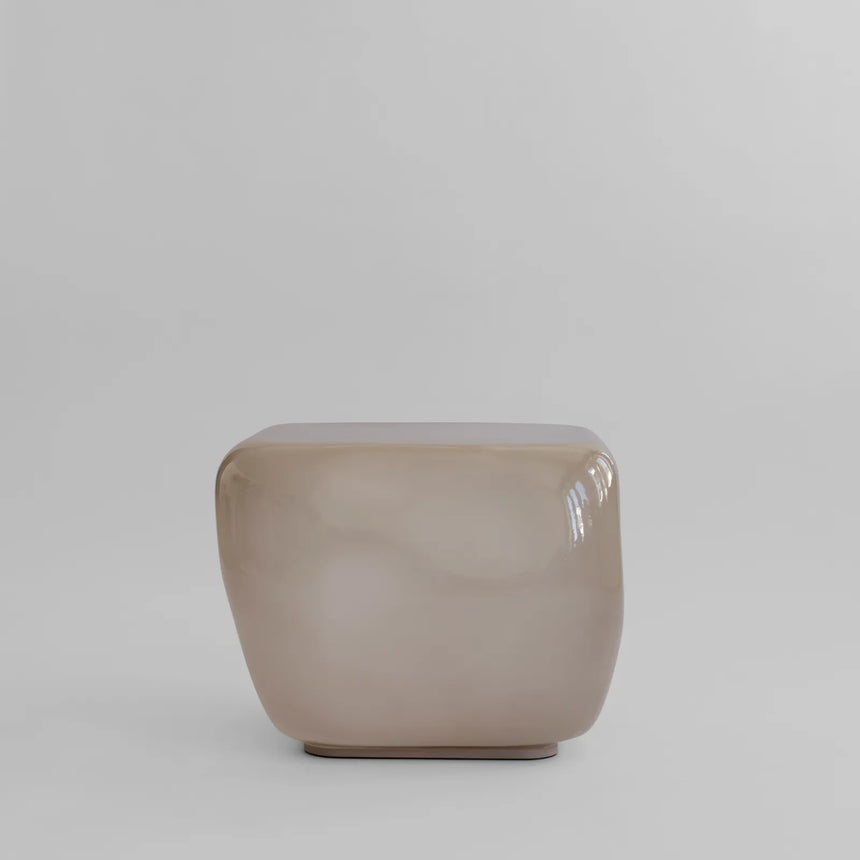 Couchtisch Ishi aus Glas in Smoked Desert, Medio von 101 Copenhagen – Bild 1