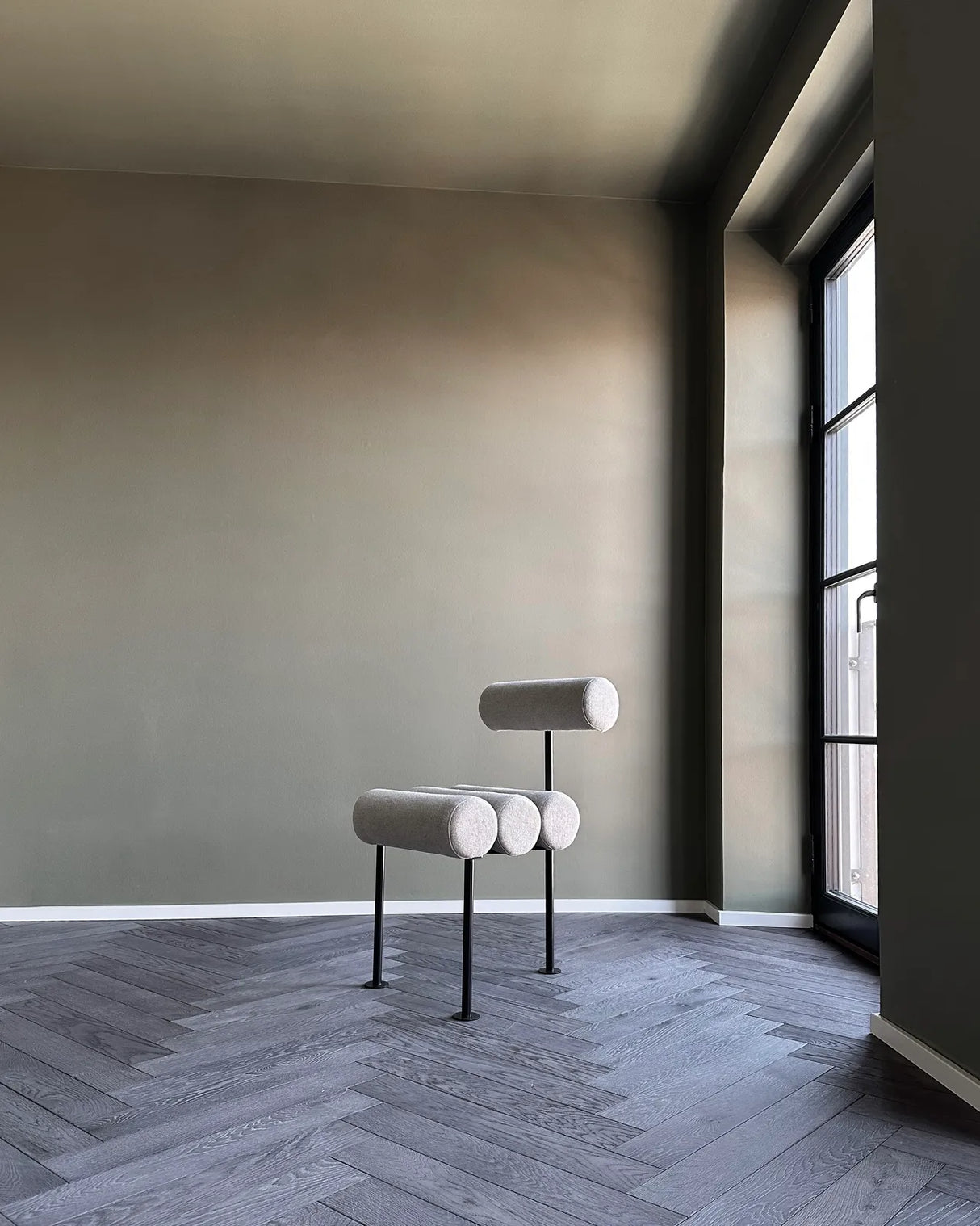 Essstuhl Hiro, aus Leinen in Sand, schwarze Beine von 101 Copenhagen – Bild 12