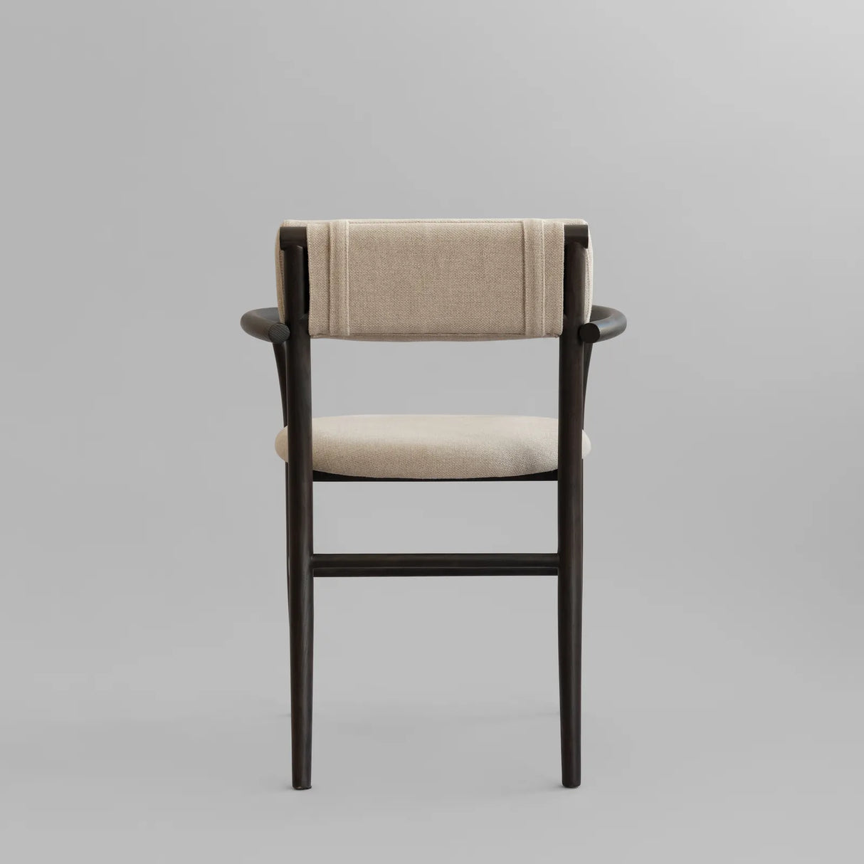 Essstuhl Nama aus Eiche, Polsterung aus Linen, mit Armlehne, in Coffee Black von 101 Copenhagen – Bild 6