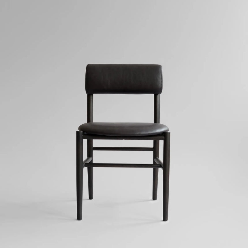 Essstuhl Nama aus Eiche in Coffee Black, gepolstert mit Anilinleder schwarz von 101 Copenhagen – Bild 1